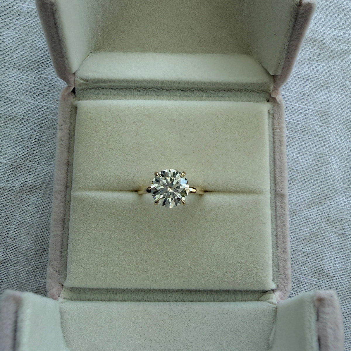 3.05ct E VS1 round brilliant lab grown diamond ring in 14K yellow gold - photo 5